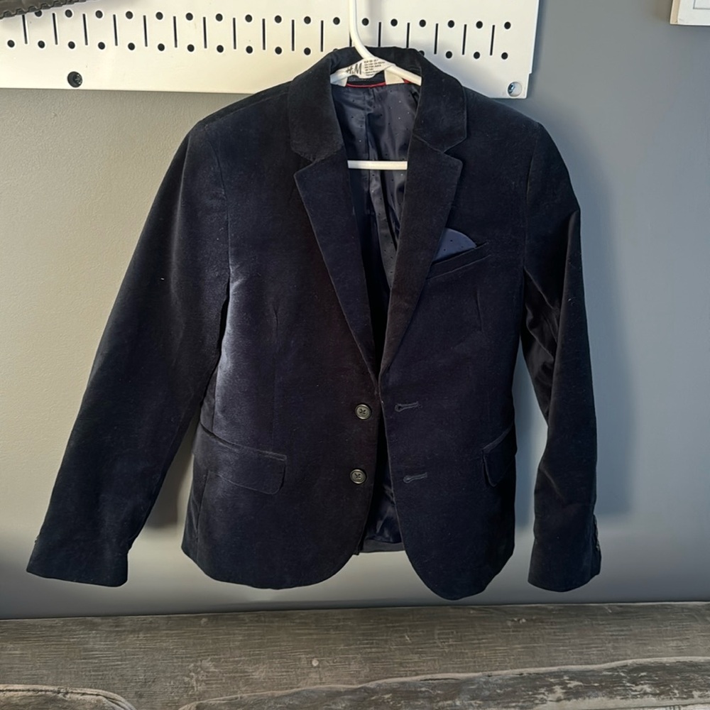 Velvet lined navy blue boys blazer.